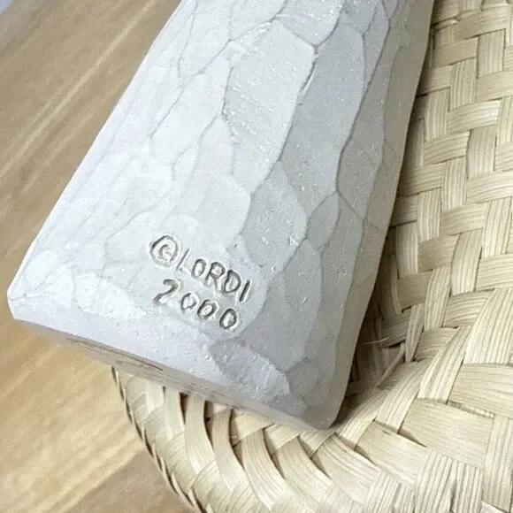 Willow Tree Figurine “Sisters by Heart” Susan Lordi 2000 5.15” - Picture 6 of 6